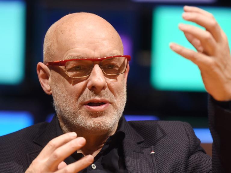 Brian Eno, britischer Musiker, Produzent und Multimediakünstler, aufgenommen am 29.11.2014 im Zentrum für Kunst und Medientechnologie (ZKM) in Karlsruhe