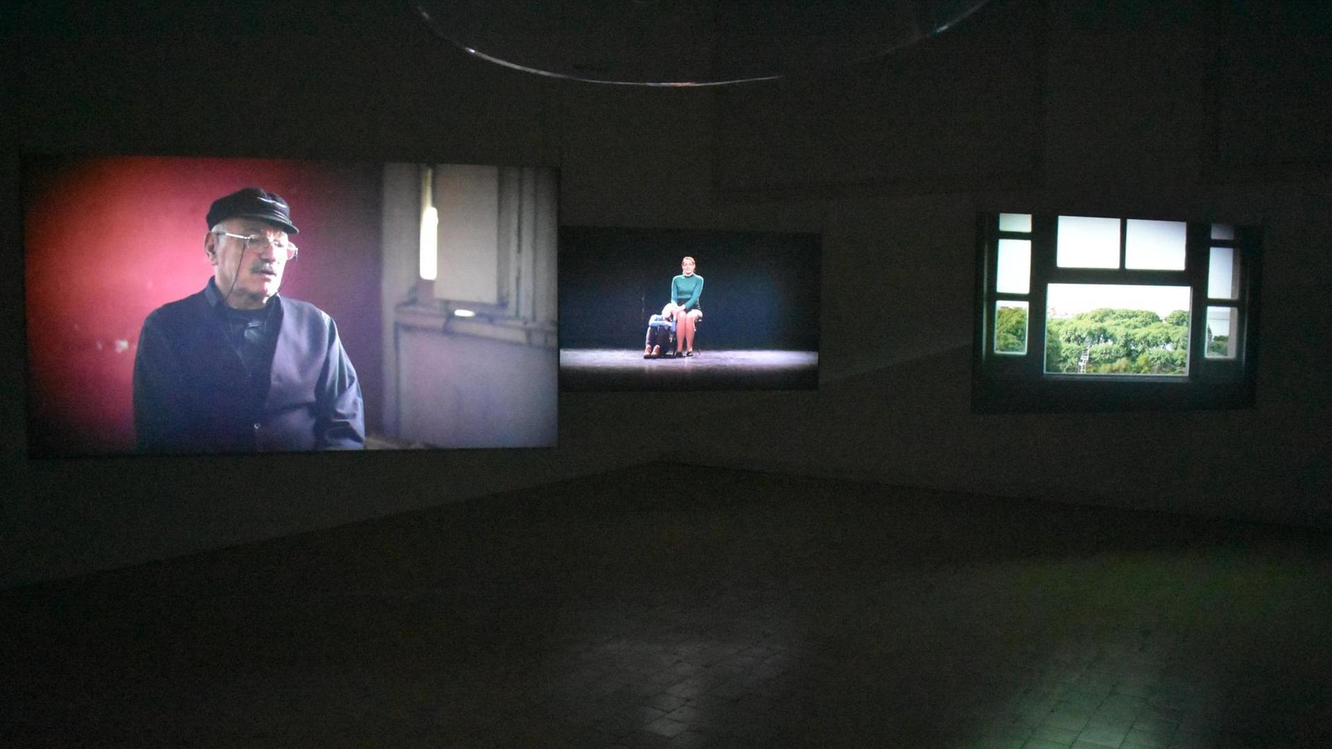Video-Installation der arg. Künstlerin Gabriela Golder über Menschen und ihre Migrationsgeschichten - gezeigt in Buenos Aires im Rahmen von BIENALSUR