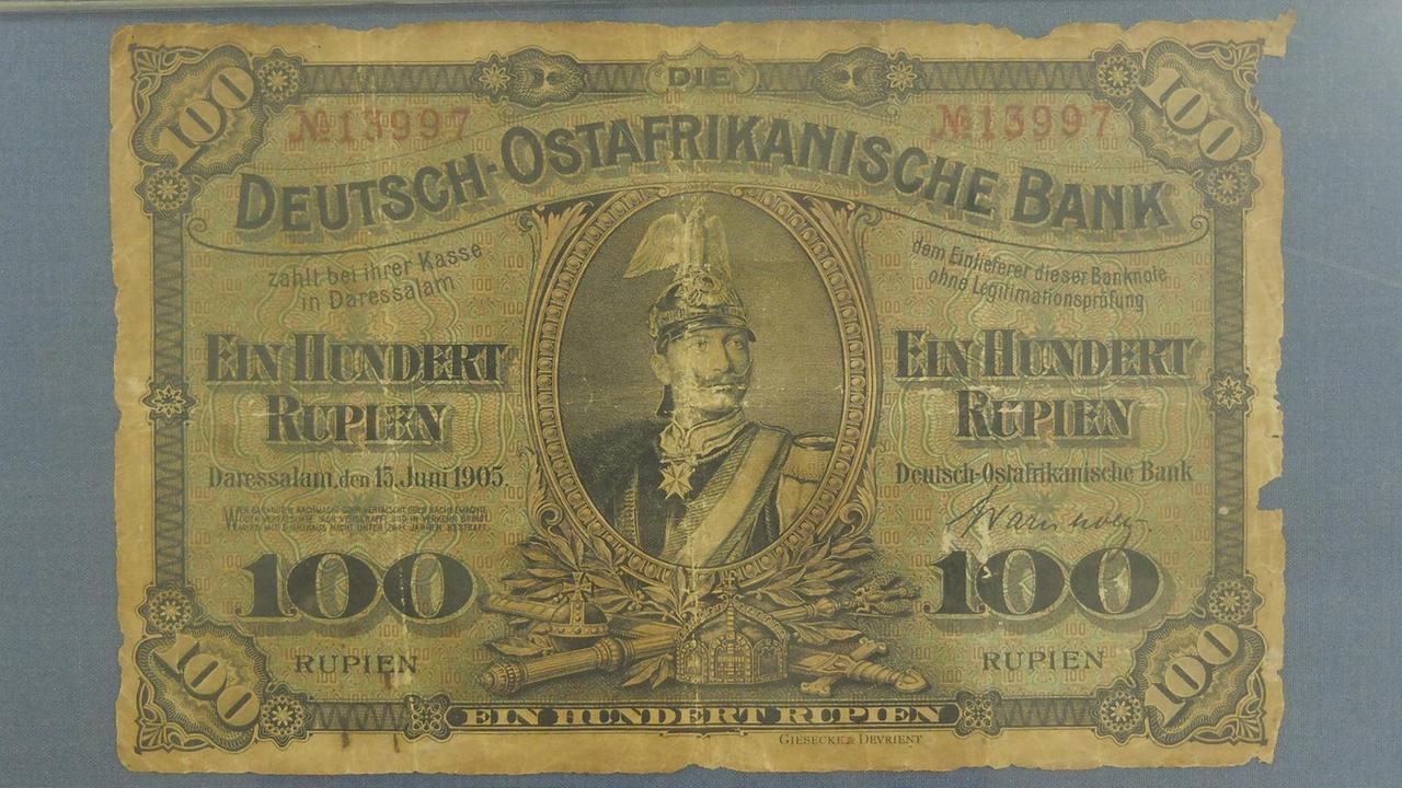 Ausstellungsstück im Nationalmuseum: Ein 100 Rupien Schein aus der Kolonialzeit. 