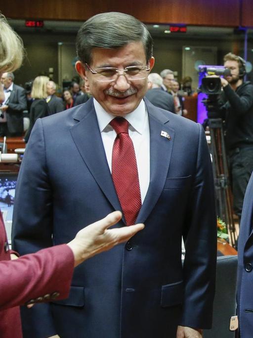 Angela Merkel, Ahmet Davutoglu und Francois Hollande beim EU-Türkei-Gipfel im November 2015.