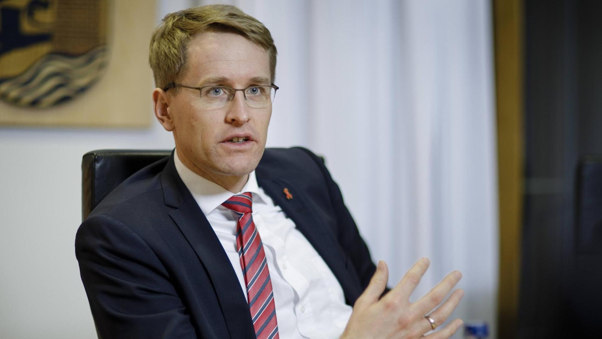 Daniel Günther, CDU, Ministerpräsident von Schleswig-Holstein, bei einem Gespräch in Berlin Daniel Günther, CDU, Ministerpräsident von Schleswig-Holstein, bei einem Gespräch in Berlin