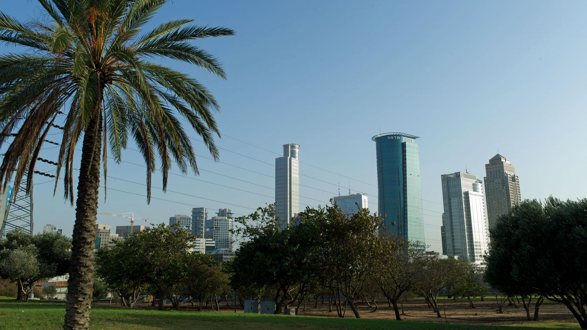 Blick auf die Skyline von Tel Aviv Blick auf die Skyline von Tel Aviv