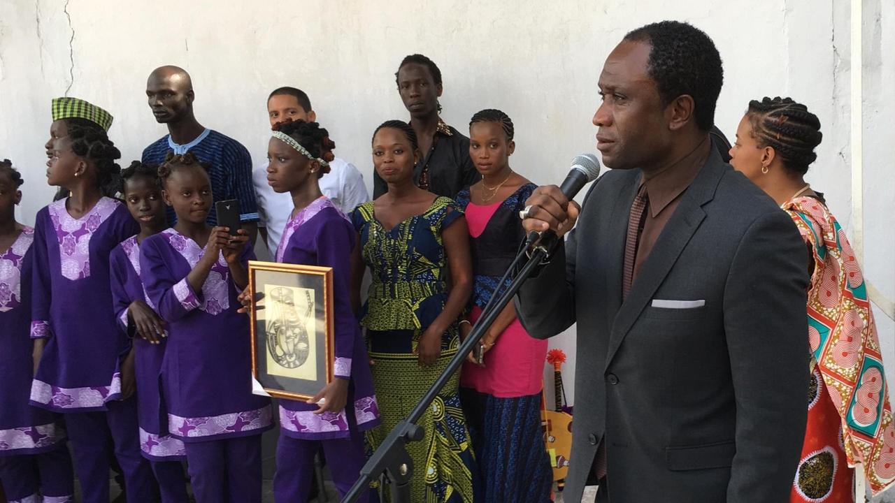 Henry Gomez, der Minister für Jugend und Sport in Gambia. Henry Gomez, der Minister für Jugend und Sport in Gambia.