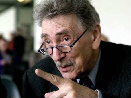Büchner-Preisträger Oskar Pastior hat als Informant des rumänischen Sicherheitsdienstes Securitate gearbeitet. Büchner-Preisträger Oskar Pastior hat als Informant des rumänischen Sicherheitsdienstes Securitate gearbeitet.