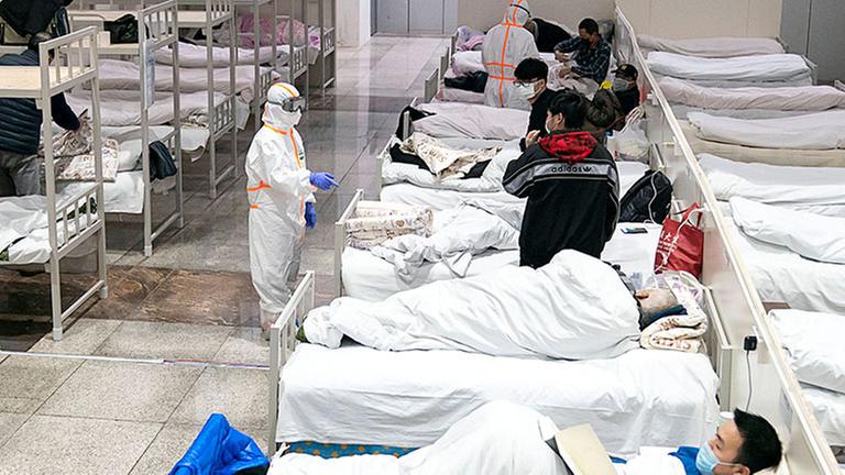 Patienten in Krankenhausbetten in Wuhan Patienten in Krankenhausbetten in Wuhan