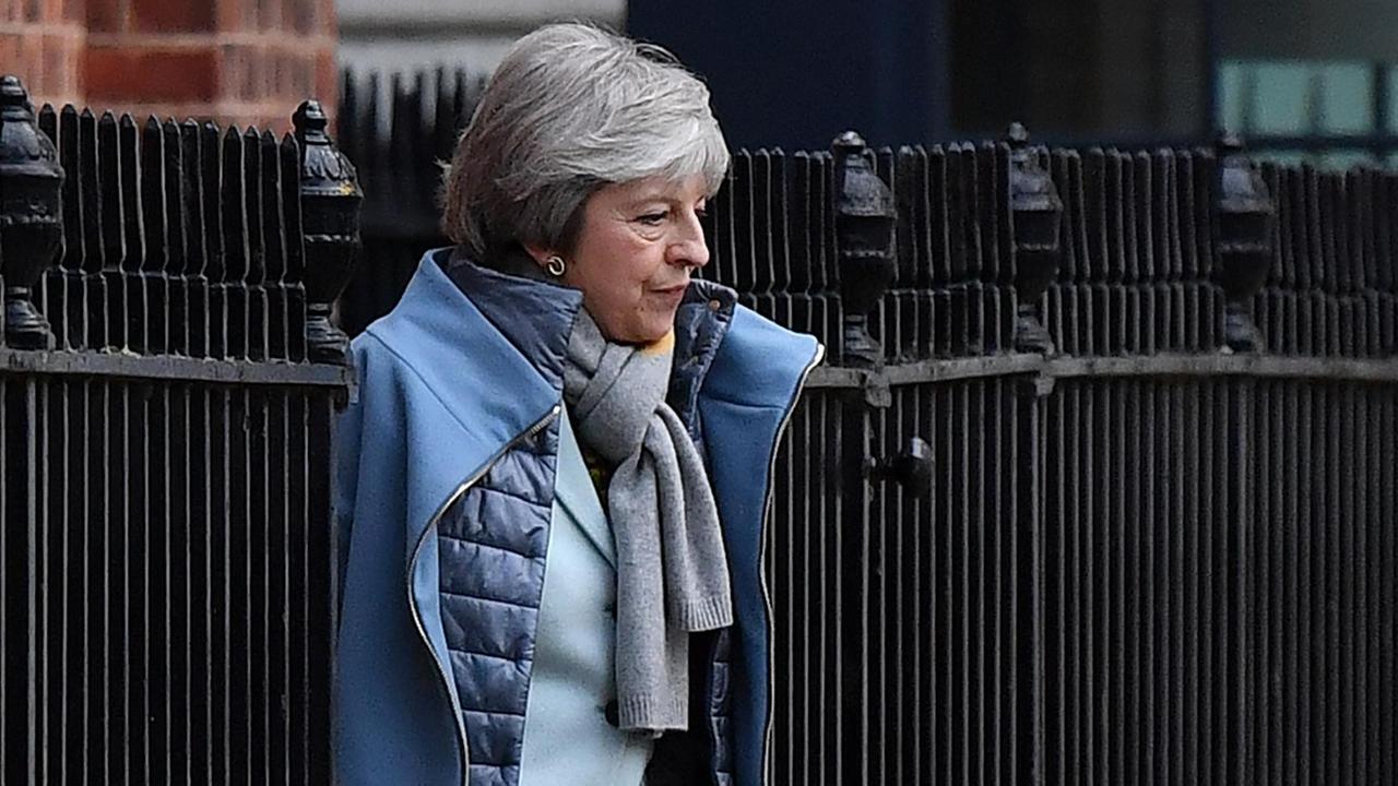 Großbritanniens Premierministerin Theresa May beim Verlassen ihres Amtssitzes in Downing Street Nr. 10  (Photo by Ben STANSALL / AFP)