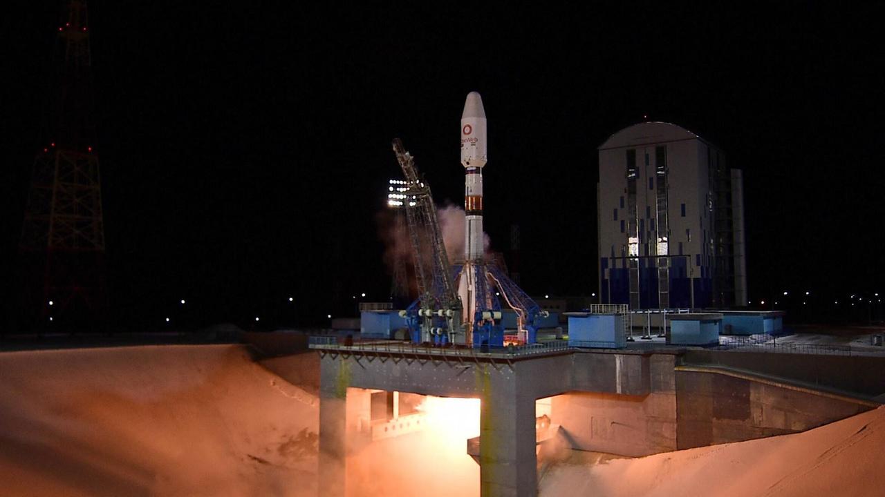 Eine Soyuz-2.1b-Rakete hebt im "Vostochny Cosmodrome" ab und bringt 36 OneWeb- Satelliten in den Orbit. (18.12.2020) 