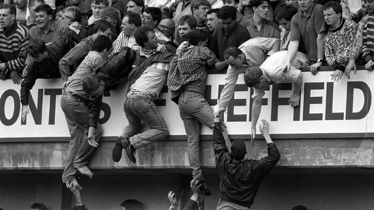 Katastrophe im Hillsborough-Stadion von Sheffield, bei dem 96 Liverpool-Fans ums Leben kamen.