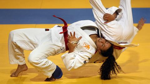 Gemischtes Doppel bei den Jiu-Jitsu World Games 2013 in Cali, Kolumbien - die Niederländer Ruben Assmann (r.) und Saskia Boomgaard während eines