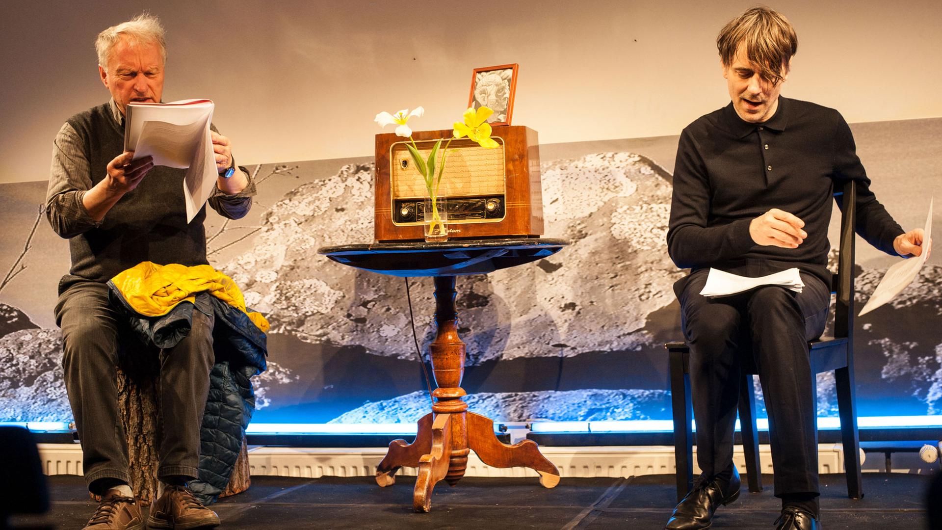 Valère Novarina und Jens Harzer im April 2017 im Berliner Ensemble Valère Novarina und Jens Harzer im April 2017 im Berliner Ensemble