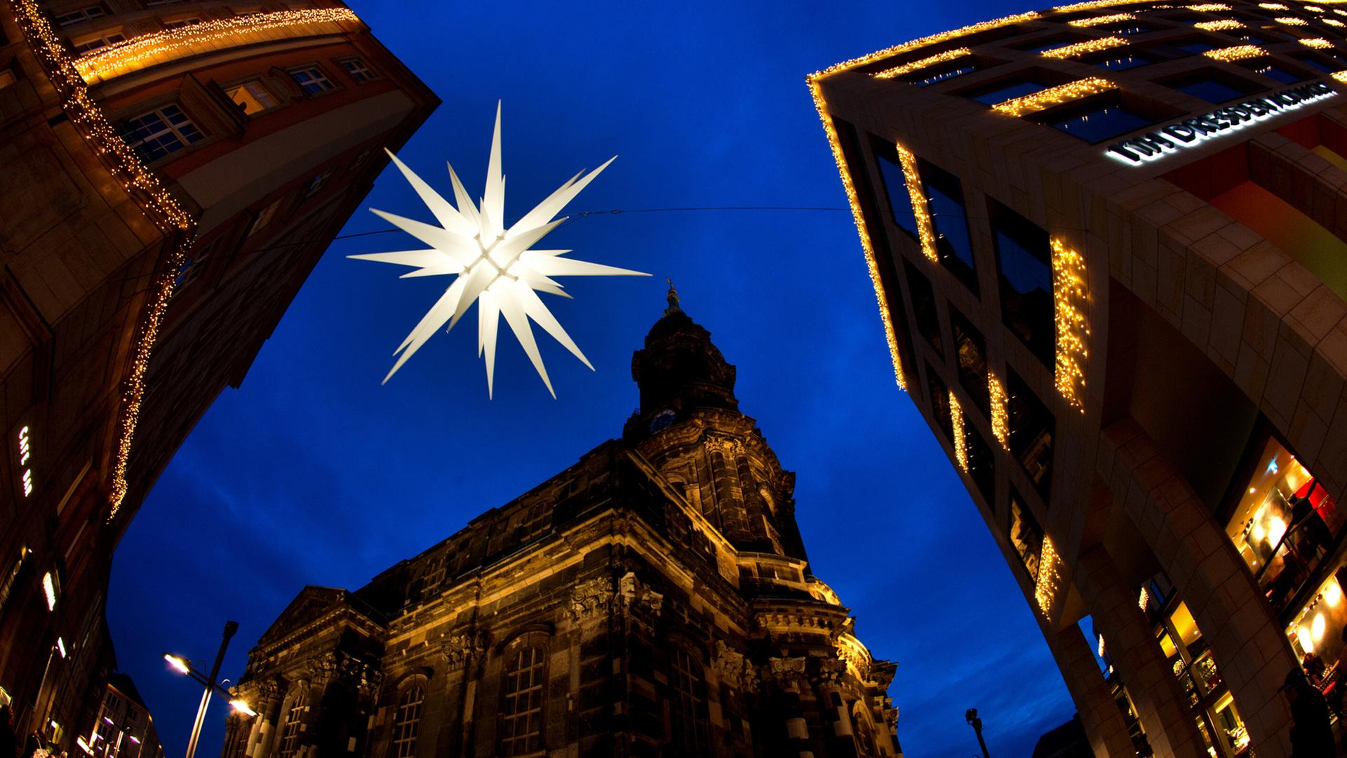 Der weihnachtliche Altmarkt in Dresden, im Hintergrund die Kreuzkirche Der weihnachtliche Altmarkt in Dresden, im Hintergrund die Kreuzkirche