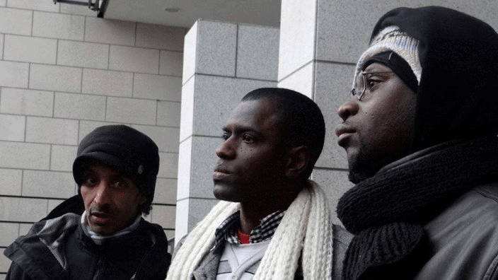 Mouctar Bah (Mitte) und zwei weitere Freunde von Oury Jalloh. Mouctar Bah (Mitte) und zwei weitere Freunde von Oury Jalloh.