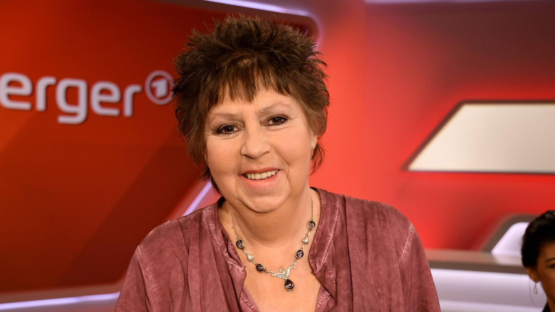 Susanne Neumann, Putzfrau und SPD-Mitglied zu Gast in der ARD Talkshow Maischberger am 25.01.2017 in Köln. Susanne Neumann, Putzfrau und SPD-Mitglied zu Gast in der ARD Talkshow Maischberger am 25.01.2017 in Köln.