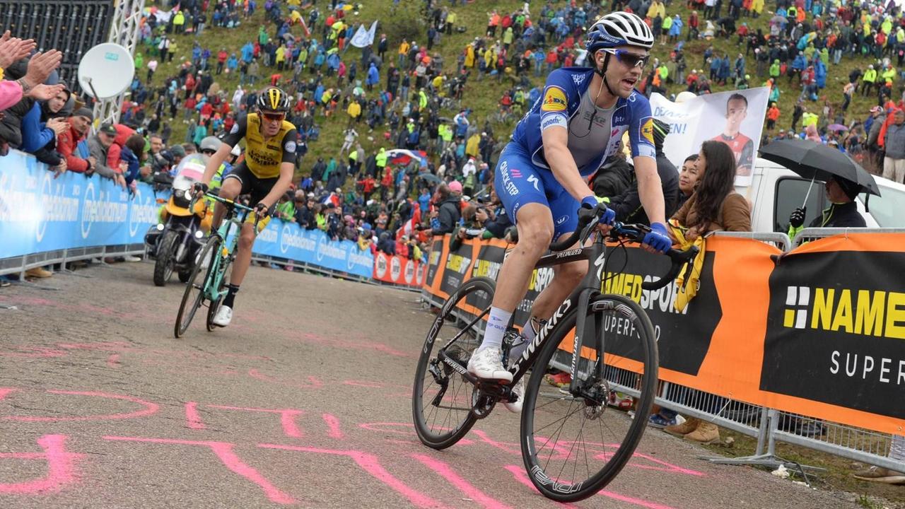 Maximilian Schachmann auf dem Weg zum Monte Zoncolanbei beim Giro d'Italia 2018. Maximilian Schachmann auf dem Weg zum Monte Zoncolanbei beim Giro d'Italia 2018.