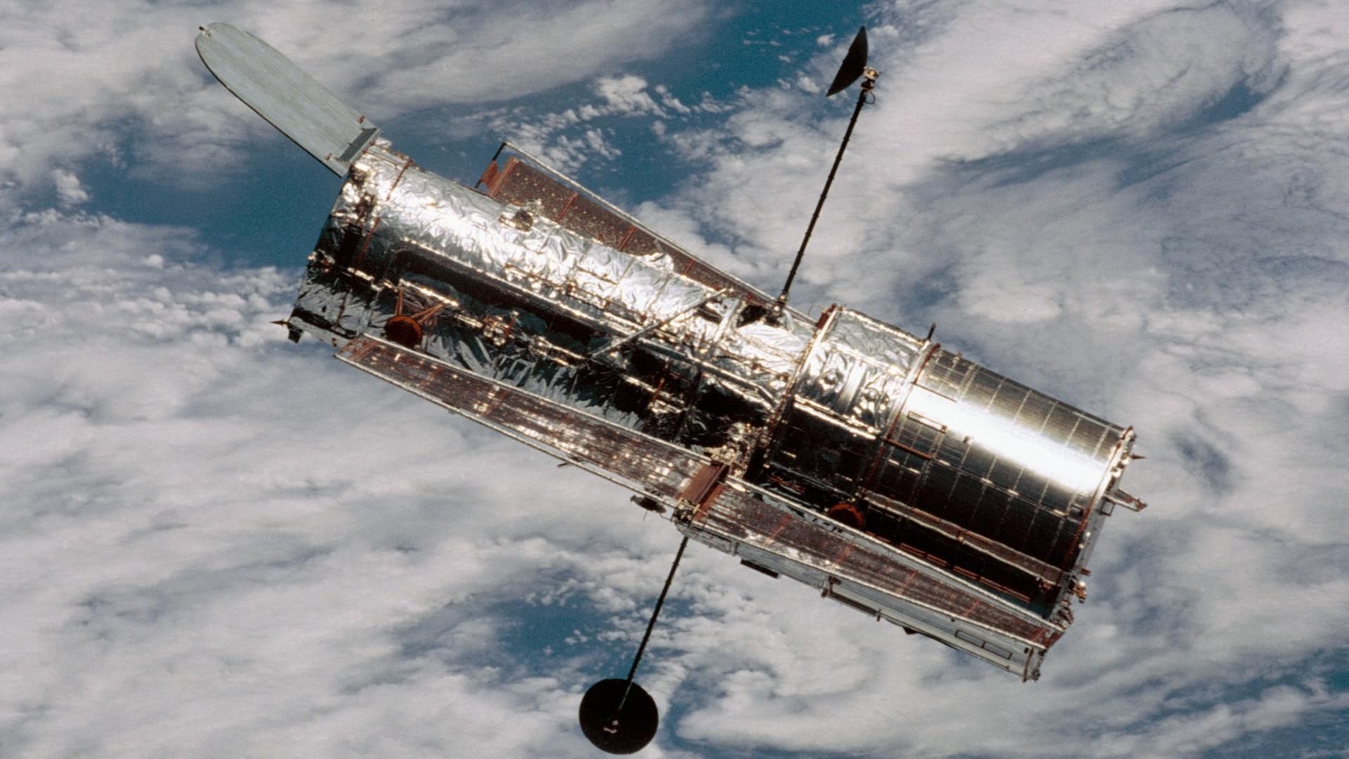 Das Hubble-Weltraumteleskop im Orbit Das Hubble-Weltraumteleskop im Orbit