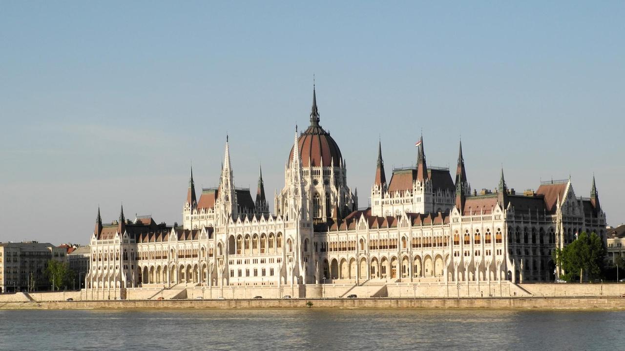 Das Parlament in Budapest Das Parlament in Budapest