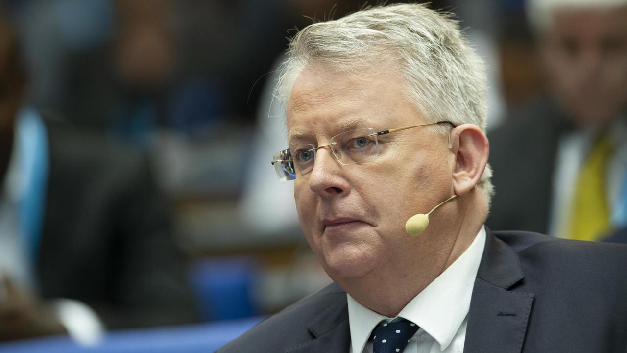 Peter Limbourg, Intendant der Deutschen Welle DW, beim Deutsche Welle Global Media Forum SHIFTING POWERS 2019 in Bonn. Peter Limbourg, Intendant der Deutschen Welle DW, beim Deutsche Welle Global Media Forum SHIFTING POWERS 2019 in Bonn.