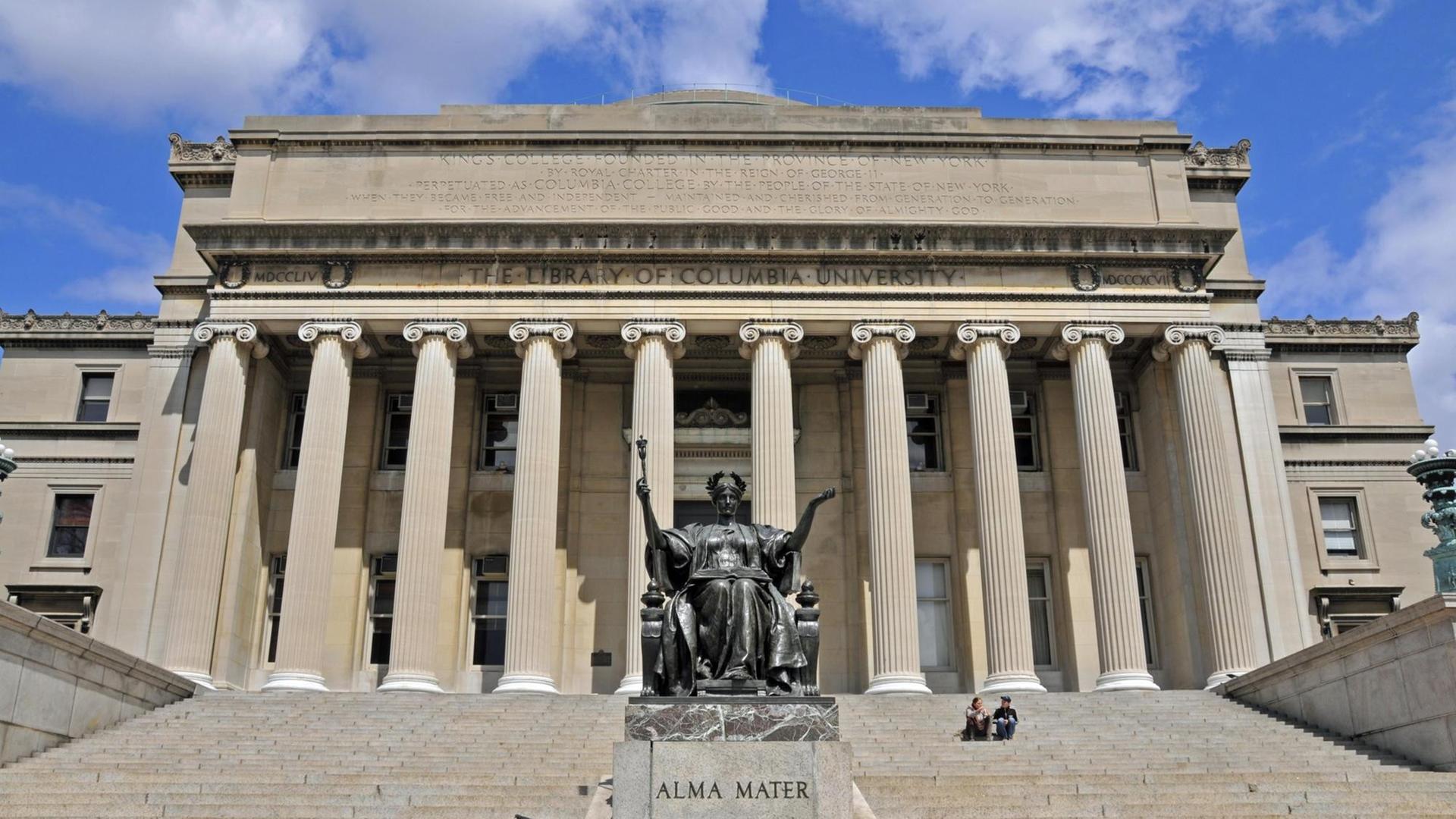 Alma Mater-Statue vor der Bücherei der Columbia University, New York City Alma Mater-Statue vor der Bücherei der Columbia University, New York City