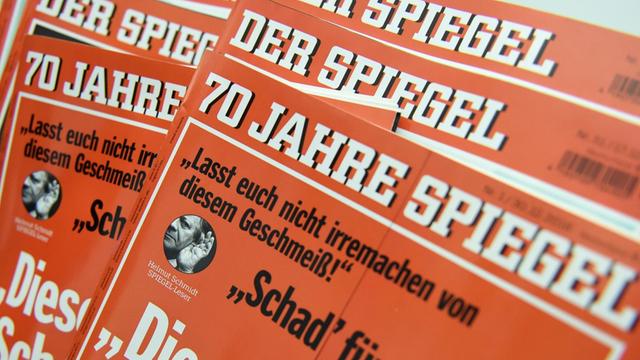 Die aktuelle Ausgabe des Nachrichtenmagazins "Der Spiegel", aufgenommen am 02.01.2017. Das Nachrichtenmagazin feiert am 4. Januar seinen 70. Geburtstag.