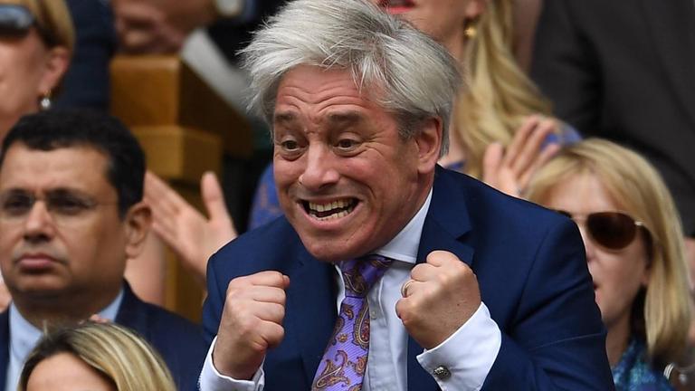 John Bercow als begeistereter Zuschauer beim Tennisspiel in Wimbledon, 2016 John Bercow als begeistereter Zuschauer beim Tennisspiel in Wimbledon, 2016
