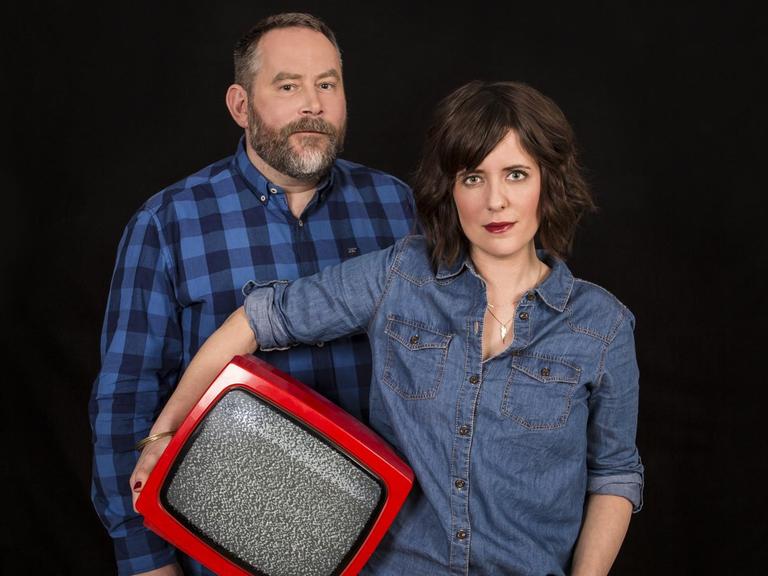 Sarah Kuttner und Stefan Niggemeier starten ihren neuen Podcast "Das kleine Fernsehballett" auf der Streamingplattform Deezer.