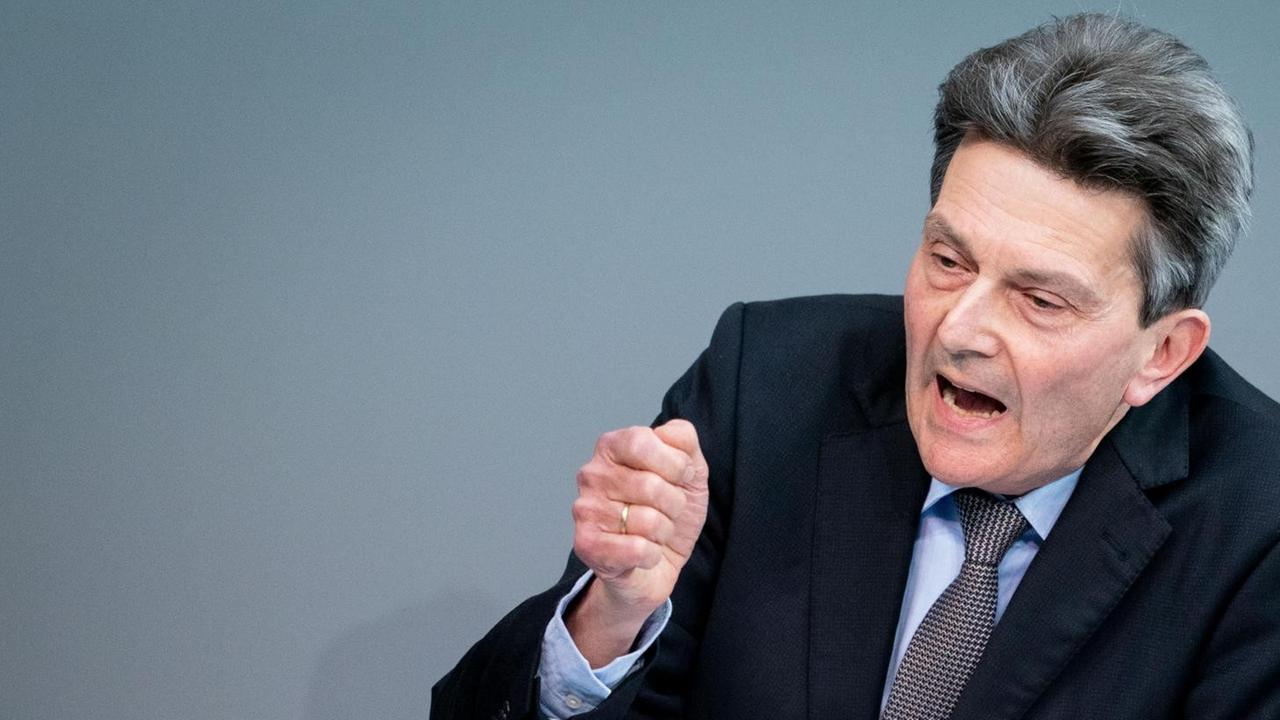 Berlin: Rolf Mützenich, Vorsitzender der SPD-Bundestagsfraktion, spricht bei der Sitzung des Bundestages. Berlin: Rolf Mützenich, Vorsitzender der SPD-Bundestagsfraktion, spricht bei der Sitzung des Bundestages.