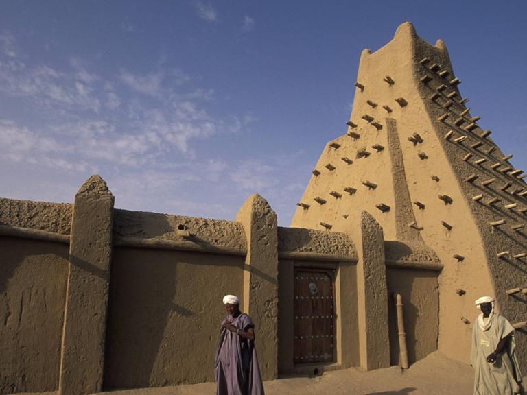 Die Sankore-Moschee aus dem 15. Jahrhundert war der Grundstein fuer die Universitaet von Sankore, Mali, Timbuktu