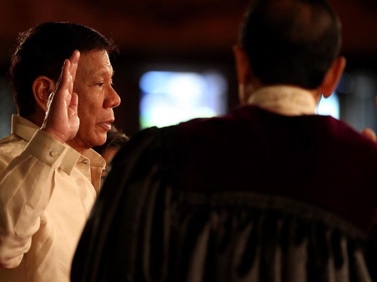 Rodrigo Duterte bei seiner Vereidigung