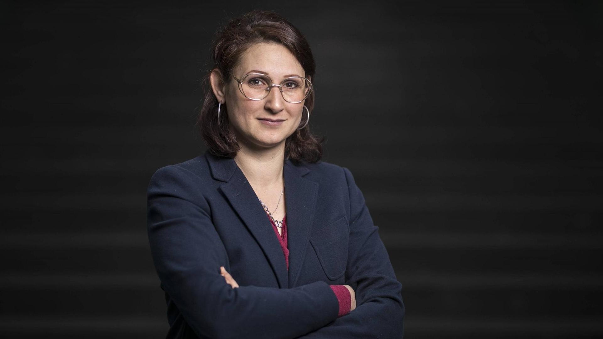 Ein Porträt der Publizistin Ferda Ataman. Ein Porträt der Publizistin Ferda Ataman.