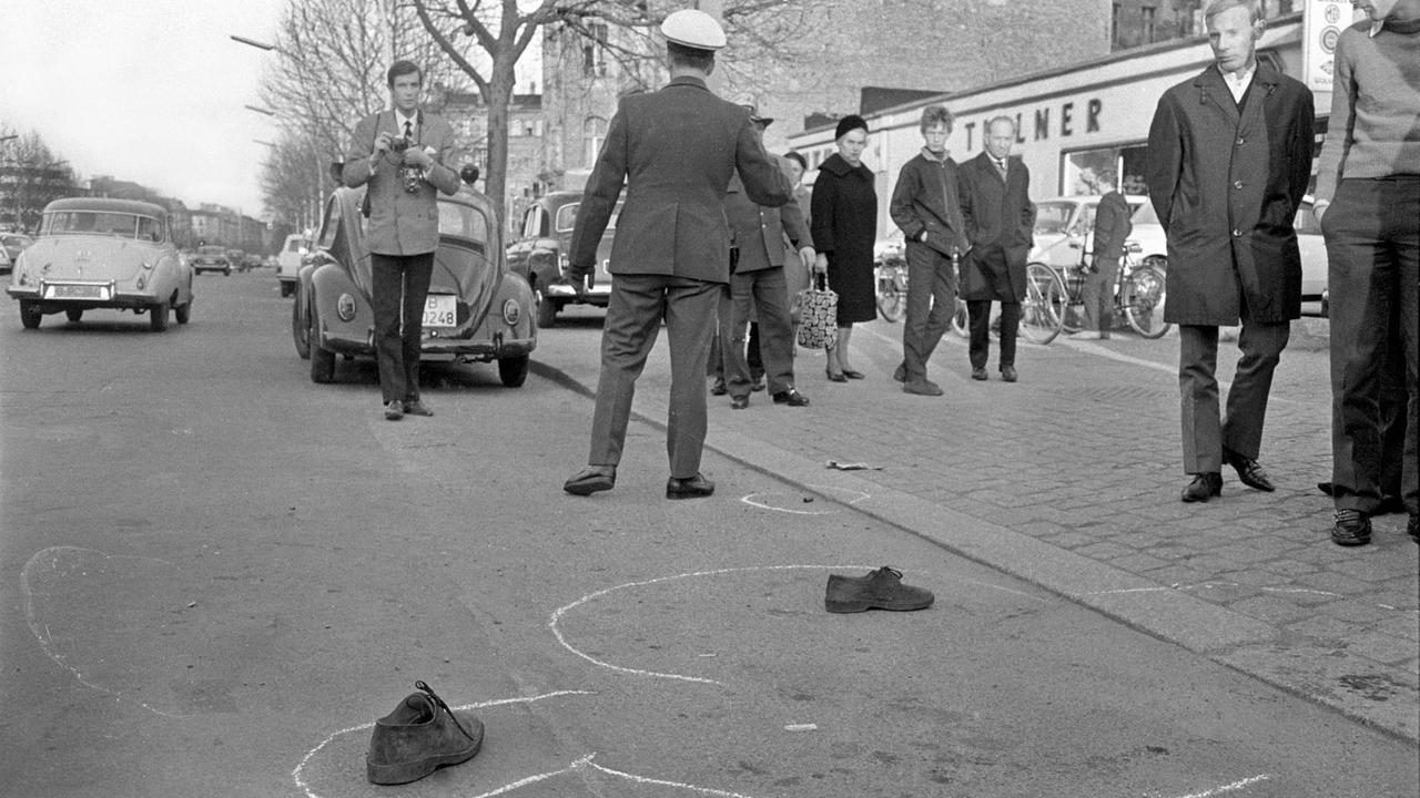 "Dutschke-Attentat" - Blick auf den Tatort: Am 11. April 1968 schießt Josef Bachmann den Studentenführer Rudi Dutschke dreimal auf offener Straße an.
