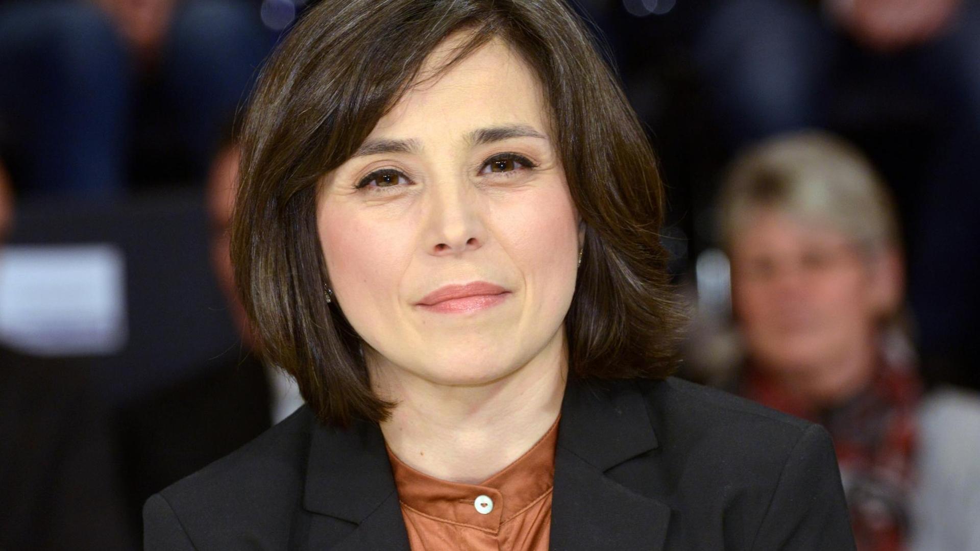 Özlem Topçu im Porträt Özlem Topçu im Porträt