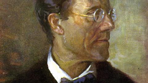 Gustav Mahlers Porträt auf einer Postkarte um 1900.