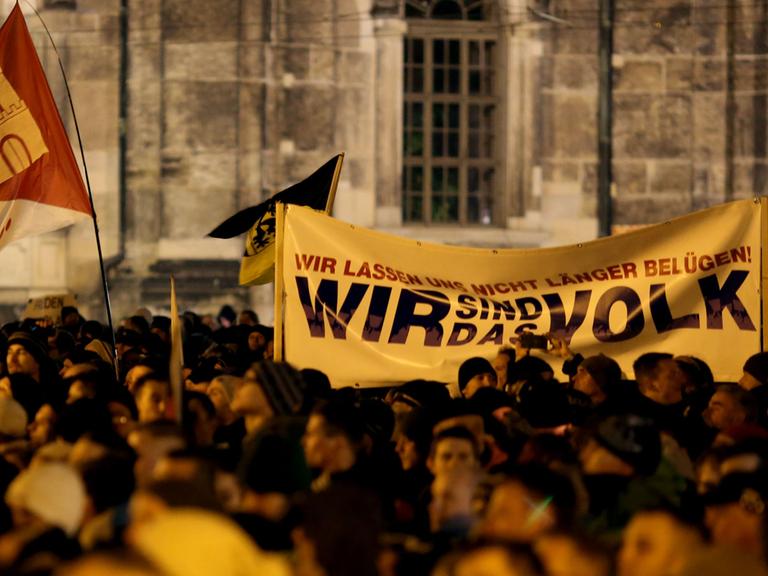 Sie wollen "das Volk" sein: Pegida-Demonstranten am 22. Dezember 2014 in Dresden