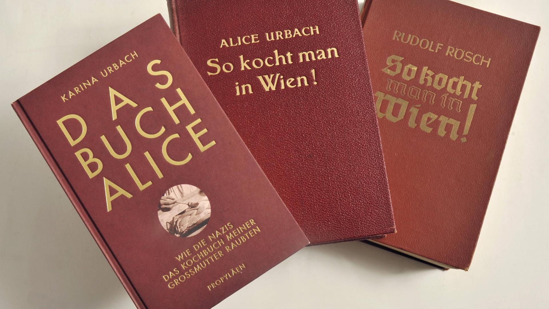 Drei Buchcover nebeneinander — zwei tragen den Titel „So kocht man in Wien“ Drei Buchcover nebeneinander — zwei tragen den Titel „So kocht man in Wien“
