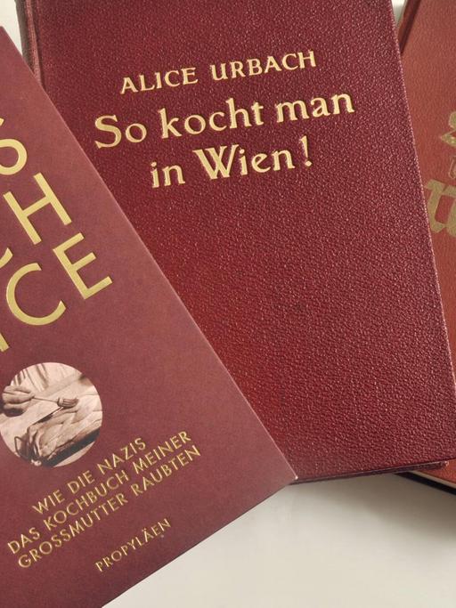 Drei Buchcover nebeneinander — zwei tragen den Titel „So kocht man in Wien“