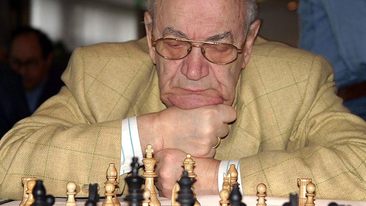 Der aus Russland stammende schweizerischer Schach-Großmeister Viktor Kortschnoi