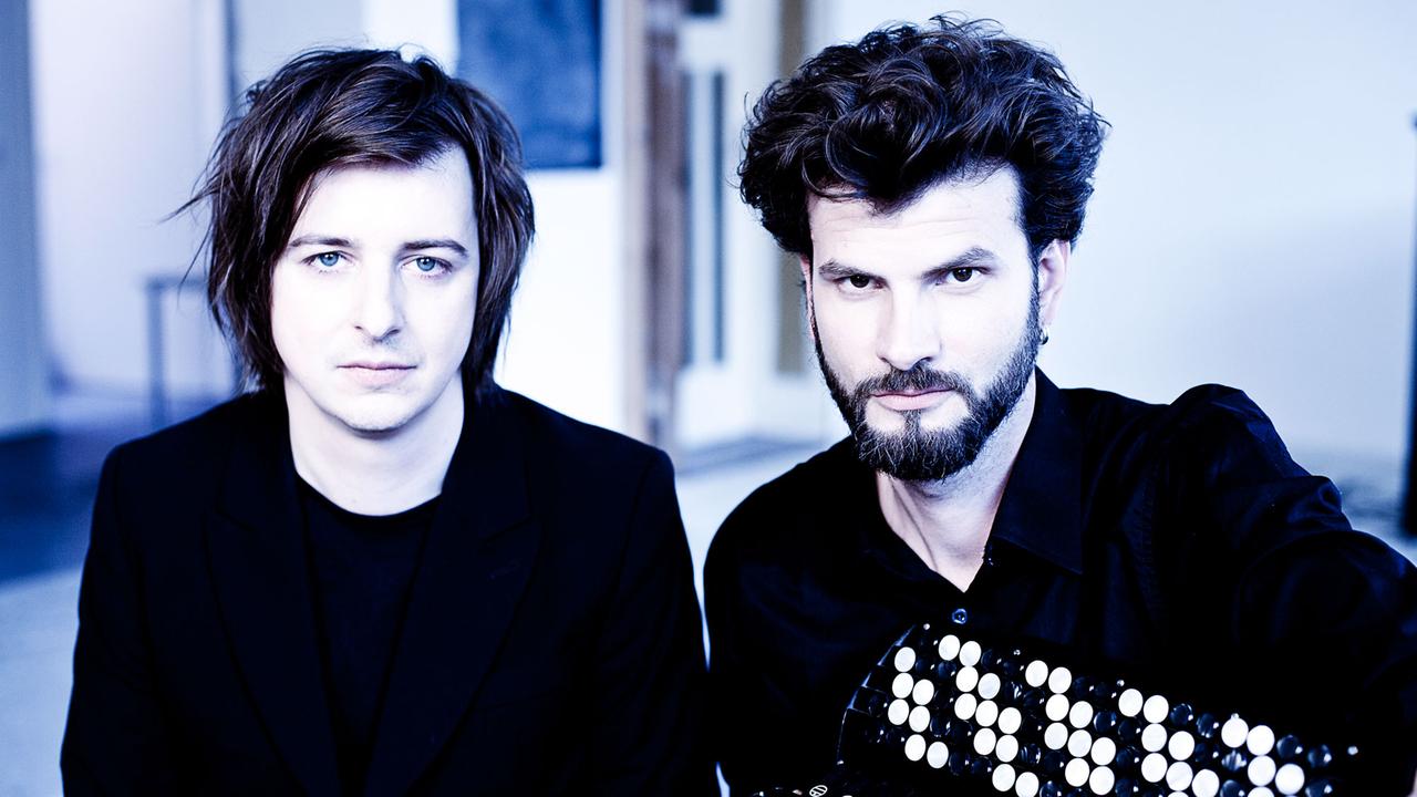 Brüder im Herzen: das Traum-Duo Michael Wollny & Vincent Peirani. Brüder im Herzen: das Traum-Duo Michael Wollny & Vincent Peirani.