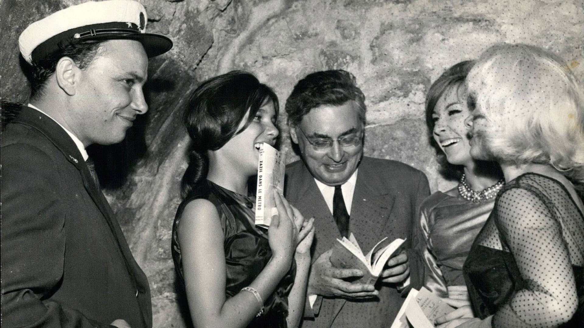 Raymond Queneau - bei der Vorstellung der englischen Übersetzung von "Zazie dans le Metro" im Jahr 1959.