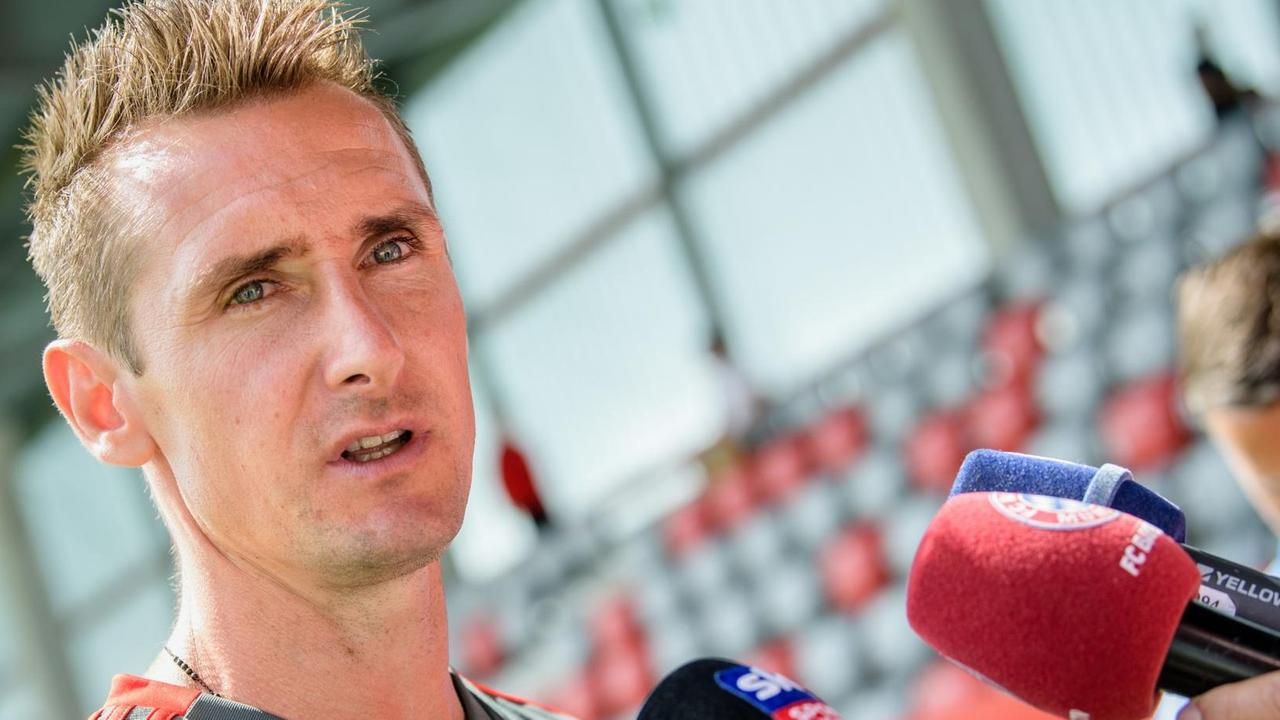 Miroslav Klose im August 2018 bei seinem Debüt als U17-Cheftrainer beim FC Bayern München. Miroslav Klose im August 2018 bei seinem Debüt als U17-Cheftrainer beim FC Bayern München.