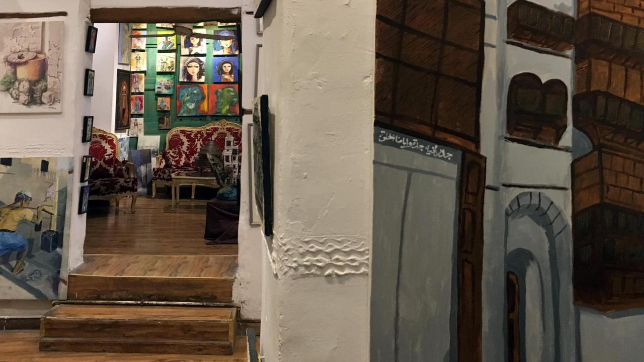 Eine Kunstgalerie in Jeddah verkauft Stadtansichten