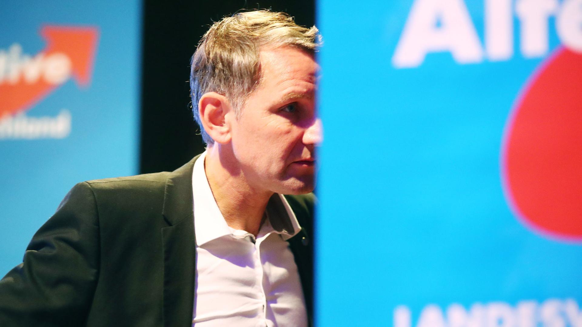 Björn Höcke auf dem Landesparteitag der AfD Thüringen am 3.11.2018. Björn Höcke auf dem Landesparteitag der AfD Thüringen am 3.11.2018.