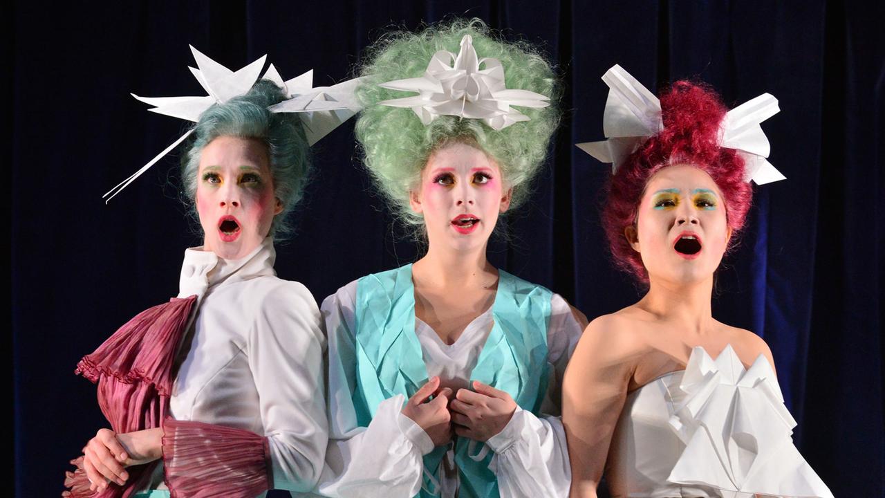 Szene aus Wolfgang Amadeus Mozarts Oper "Die Zauberflöte" im Deutschen Nationaltheater in Weimar Szene aus Wolfgang Amadeus Mozarts Oper "Die Zauberflöte" im Deutschen Nationaltheater in Weimar