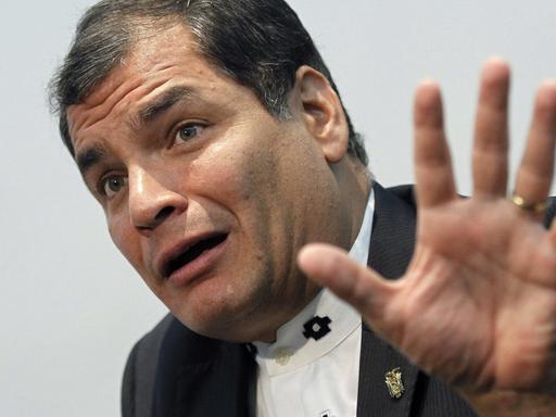 Der ecuadorianische Präsident Rafael Correa während eines Interviews mit der spanischen Nachrichtenagentur EFE in Madrid am 25. April 2014.