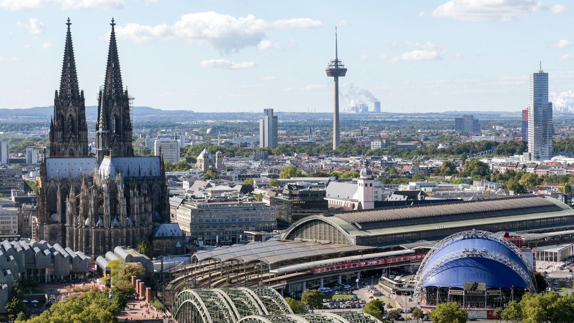 Kölner Altstadt, gesehen vom Triangle Hochhaus Kölner Altstadt, gesehen vom Triangle Hochhaus