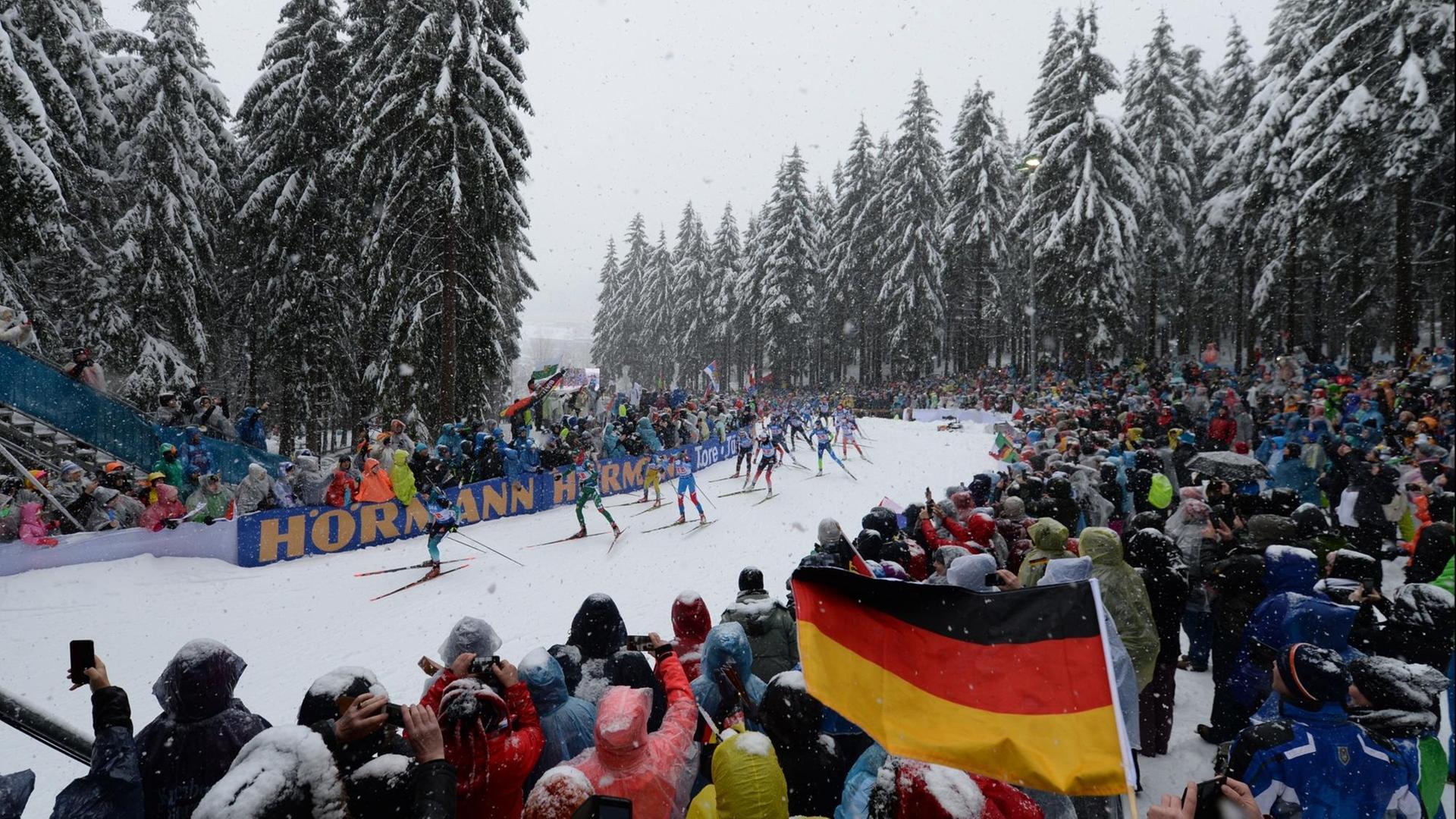 Verfolgungsrennen beim Biathlon-Weltcup in Oberhof Verfolgungsrennen beim Biathlon-Weltcup in Oberhof