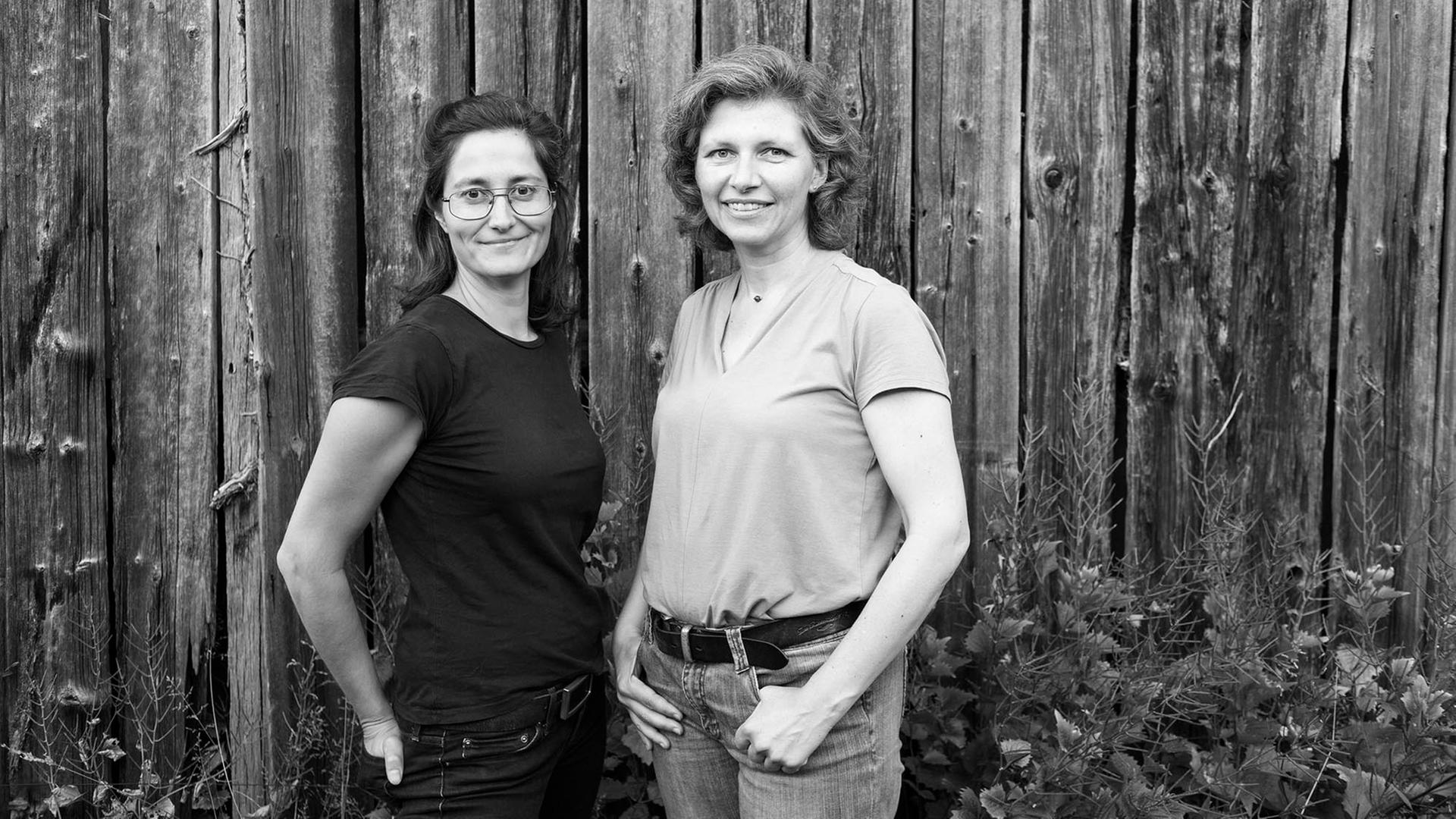 Nora Klein und Sabine Fröhlich, die zusammen an einem Foto-Projekt über Depression gearbeitet haben Nora Klein und Sabine Fröhlich, die zusammen an einem Foto-Projekt über Depression gearbeitet haben