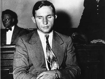 Bruno Richard Hauptmann, mutmaßlicher Entführer des Lindbergh-Babys, kurz nach seiner Verhaftung 1934 Bruno Richard Hauptmann, mutmaßlicher Entführer des Lindbergh-Babys, kurz nach seiner Verhaftung 1934