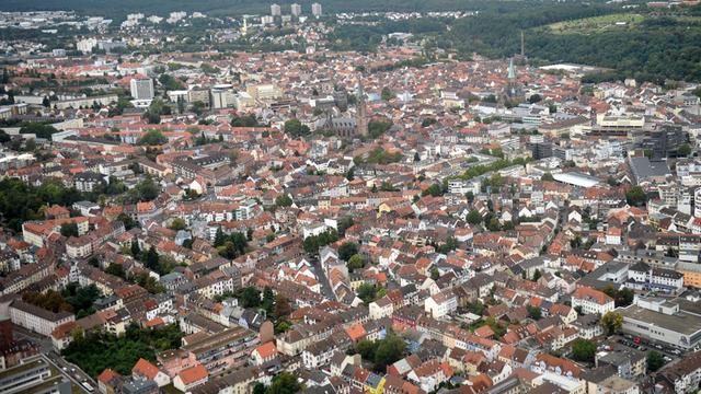 Blick auf die Stadt Kaiserslautern aus der Luft