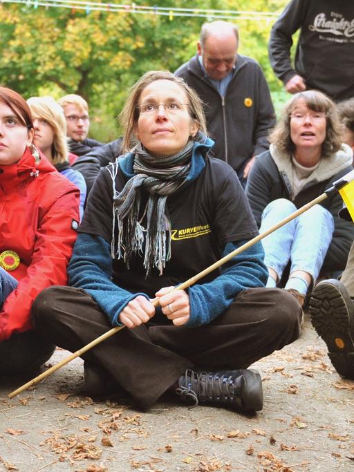 Atomkraftgegner im Kreis Lüchow-Dannenberg bereiten sich im Oktober 2010 auf einen Castor-Transport ins Zwischenlager Gorleben vor.