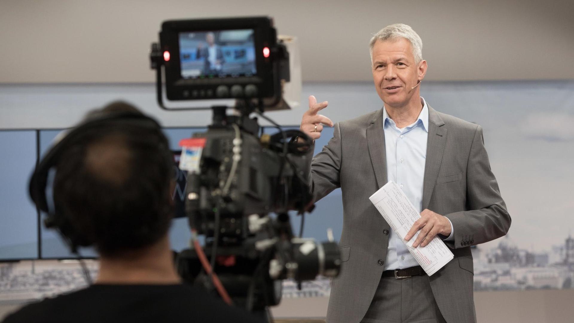 "RTL Aktuell"-Moderator Peter Kloeppel. "RTL Aktuell"-Moderator Peter Kloeppel.